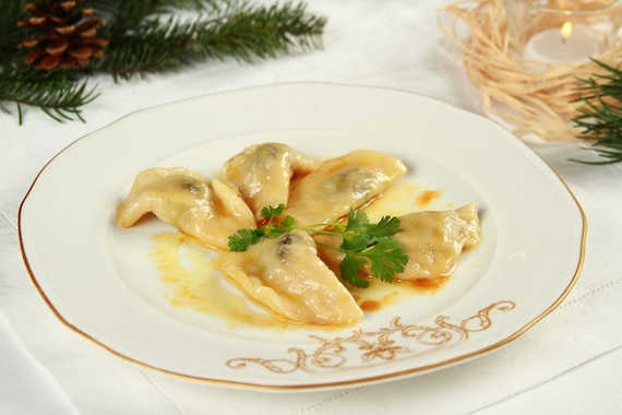 Pierogi z suszonymi śliwkami