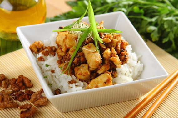 Pierś kurczaka z orzechami włoskimi