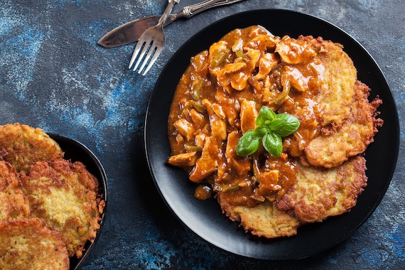 Placki po węgiersku z sosem myśliwskim