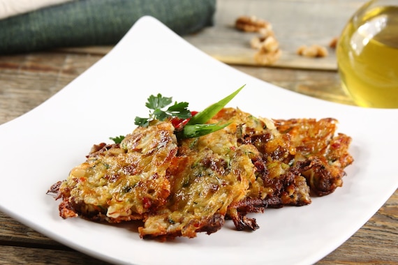 Placki z mięsem mielonym, warzywami i serem feta 