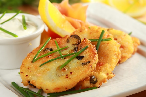 Placki ziemniaczane z wędzonym łososiem - VIDEO