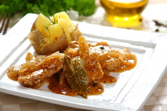 Polędwiczki wieprzowe duszone z cebulą i musztardą