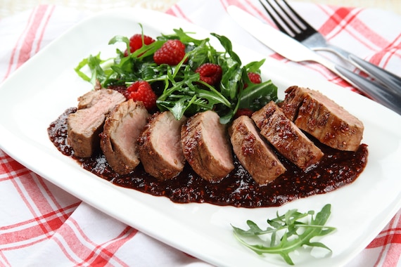 Polędwiczki w sosie malinowym