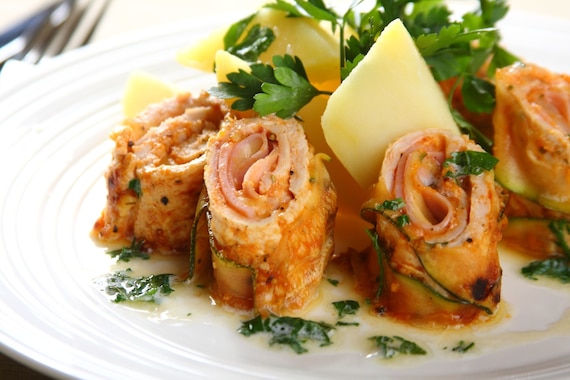 Roladki z kurczaka z szynką i serem 