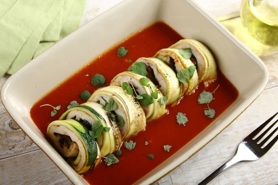 Roladki z piersi kurczaka na pomidorowej salsie