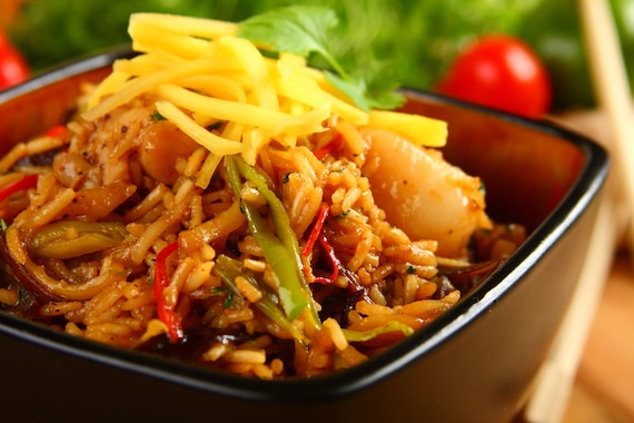 Ryż z kurczakiem, warzywami i owocami