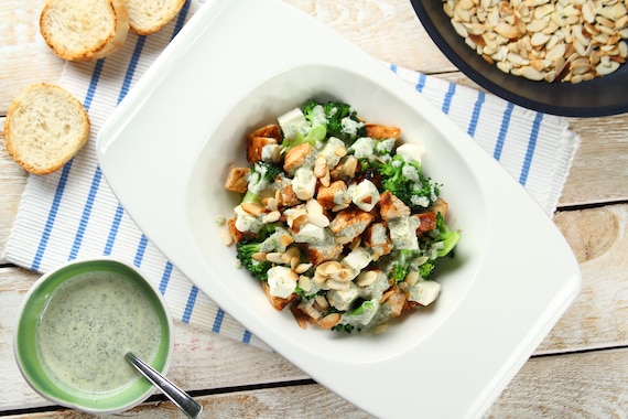 Sałatka brokułowa z serem feta