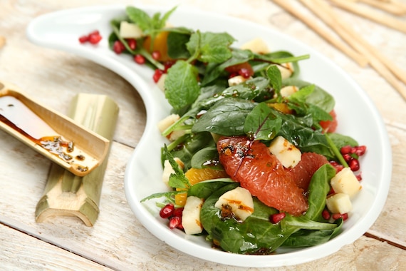 Sałatka z grillowanym serem halloumi 