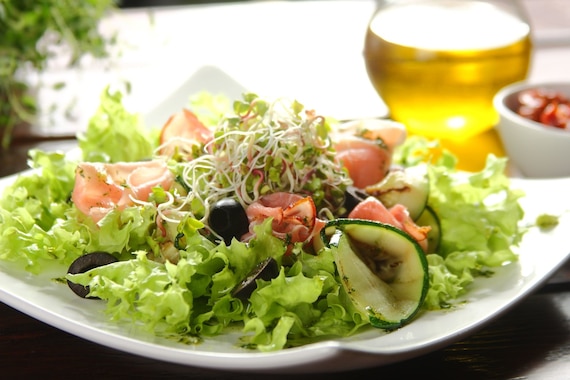 Sałatka z kiełkami rzodkiewki