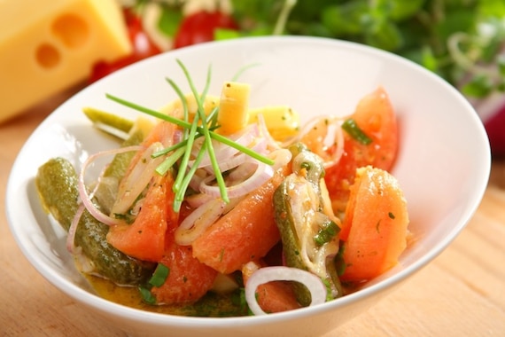 Sałatka z żółtym serem