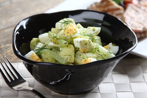 Sałatka ziemniaczana z selerem 