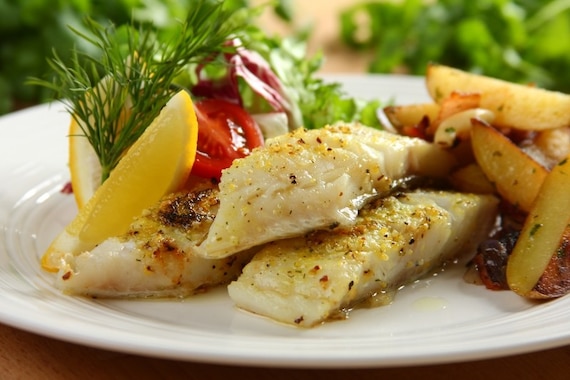 Smażony dorsz z aromatycznymi ziemniakami