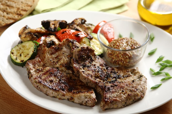 Soczysta karkówka z warzywami z grilla