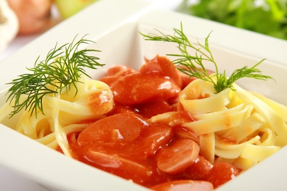 Sos pomidorowy z parówkami