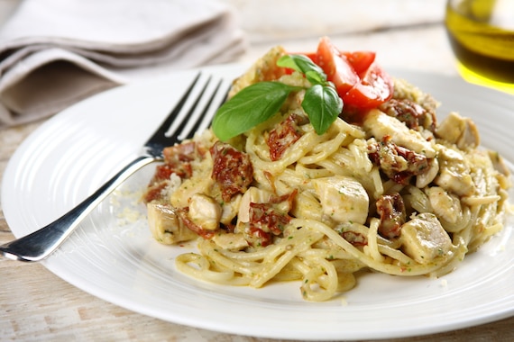 Spaghetti w bazyliowym sosie