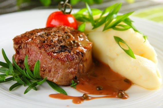 Stek z sosem pieprzowym