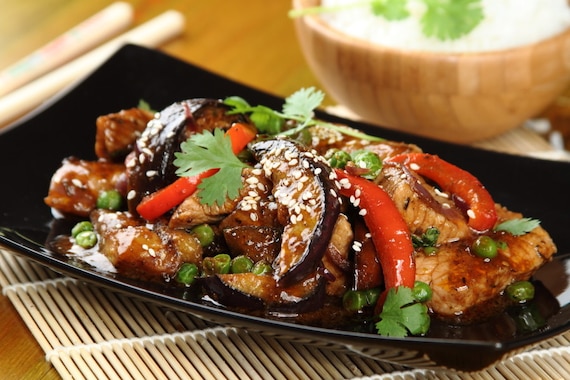 Steki wieprzowe z warzywami z woka