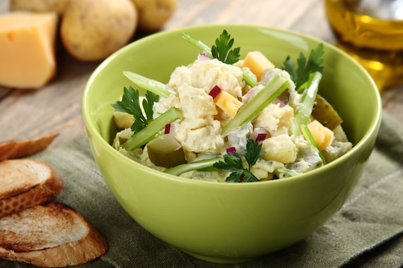 Świąteczna sałatka ziemniaczana