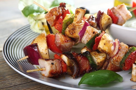 Szaszłyki z boczkiem na grilla  