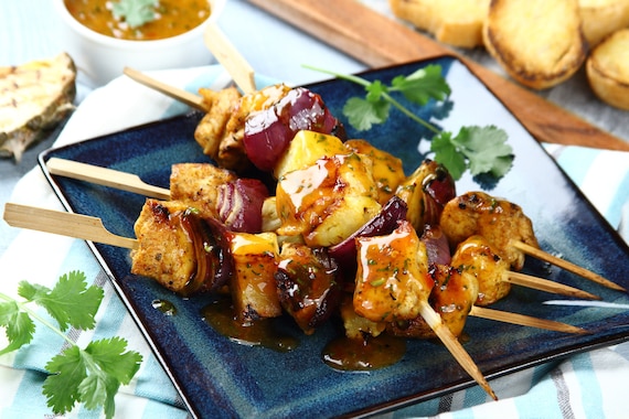 Szaszłyki z kurczaka z ananasem