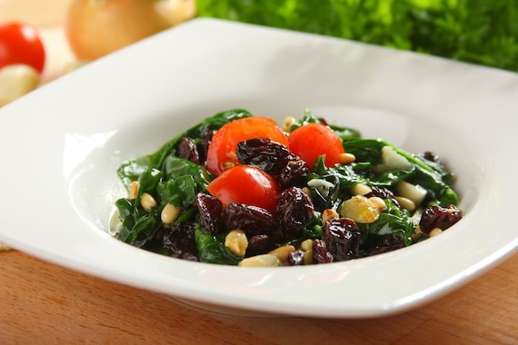 Szpinak z rodzynkami