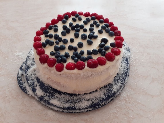 Torcik z bitą śmietaną i serkiem mascarpone