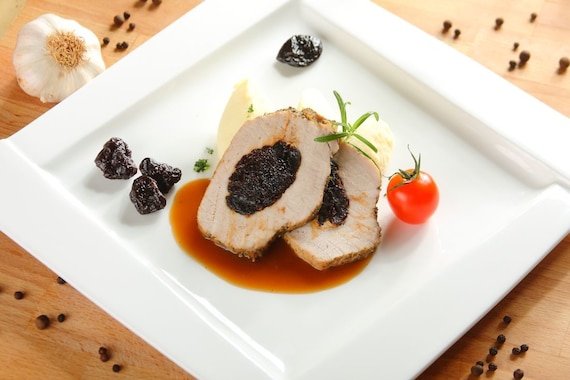 Tradycyjny schab ze śliwką