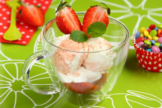 Orzeźwiające lody truskawkowe