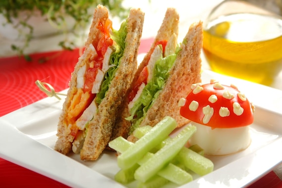 Kanapka z kurczakiem i jajkiem