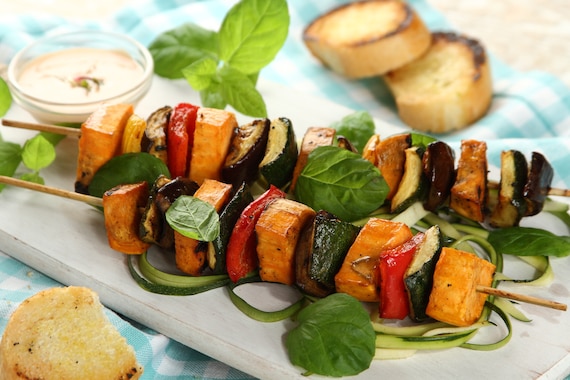 Warzywny szaszłyk marynowany w jogurcie