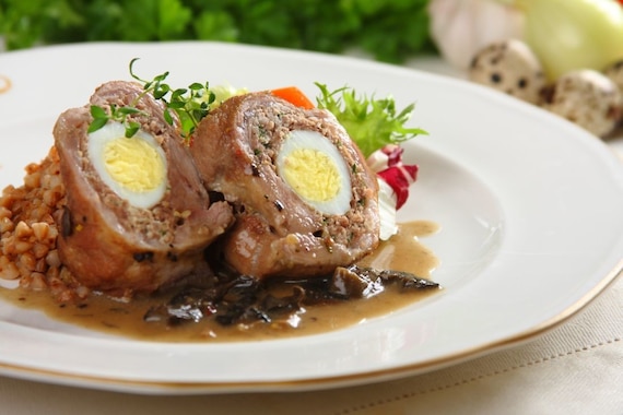 Wieprzowe zrazy z jajem przepiórczym