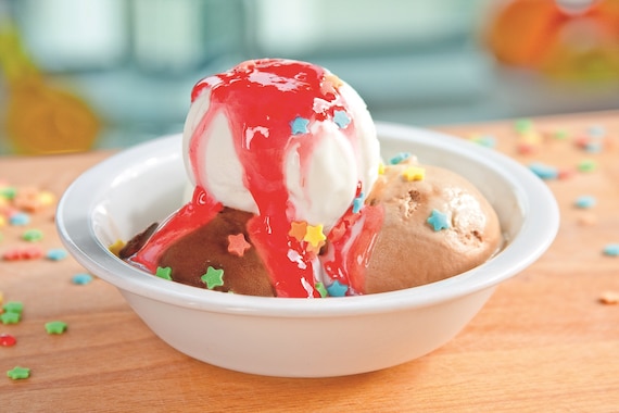 Lody dla dzieci z polewą malinową "Wulkan"