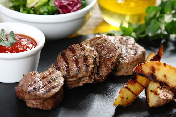 Ziołowe steki wołowe z cytrynową nutą