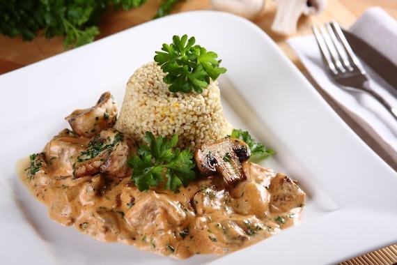 Złocista kasza z gulaszem grzybowym 