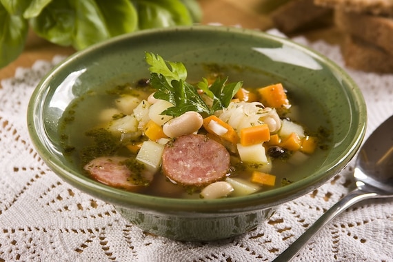 Zupa fasolowa na kiełbasie 