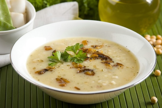 Zupa grochowa z pęczakiem