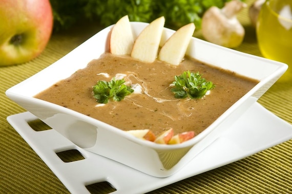 Zupa grzybowa z owocami