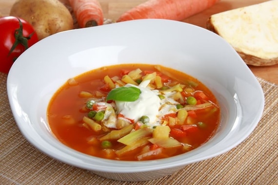 Zupa jarzynowa z groszkiem