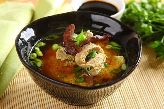 Zupa ostro-kwaśna z polędwicą