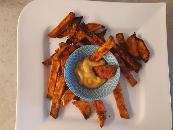 Grillowane frytki z batatatów z dipem z awokado - zdjęcie użytkownika - zdjęcie numer 1