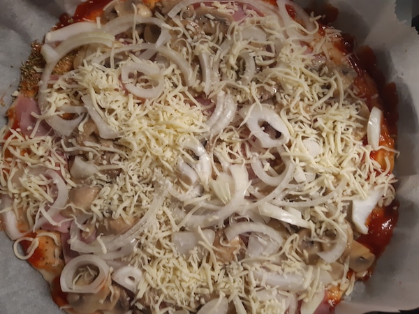 Ciasto na pizzę - zdjęcie użytkownika - zdjęcie numer 2