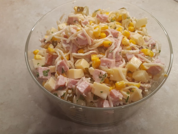 Warstwowa sałatka z selerem konserwowym - zdjęcie użytkownika - zdjęcie numer 1