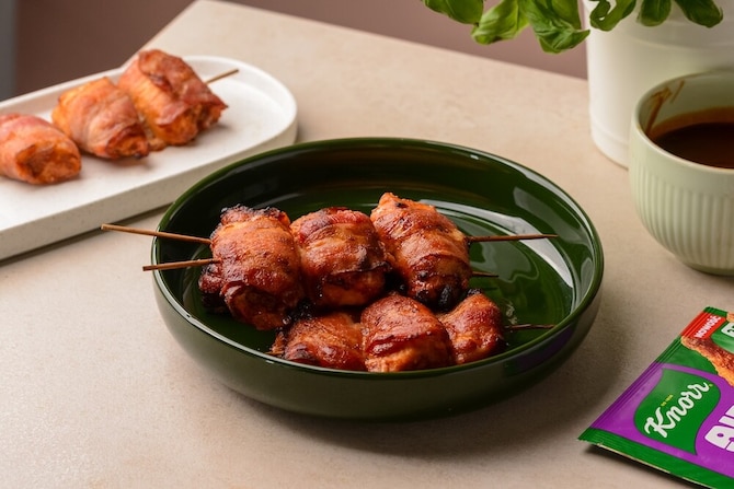 Szaszłyk z kurczaka BBQ w boczku