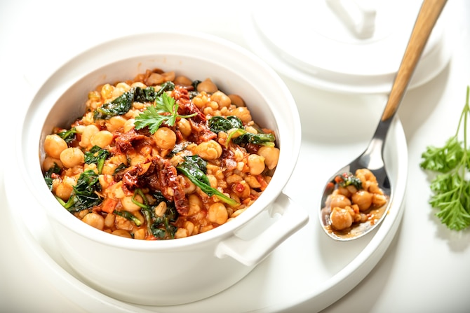 Kasza jęczmienna pęczak z ciecierzycą w sosie pomidorowym