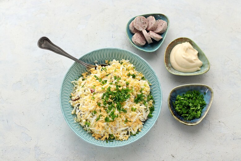 Sałatka z białą kiełbasą 