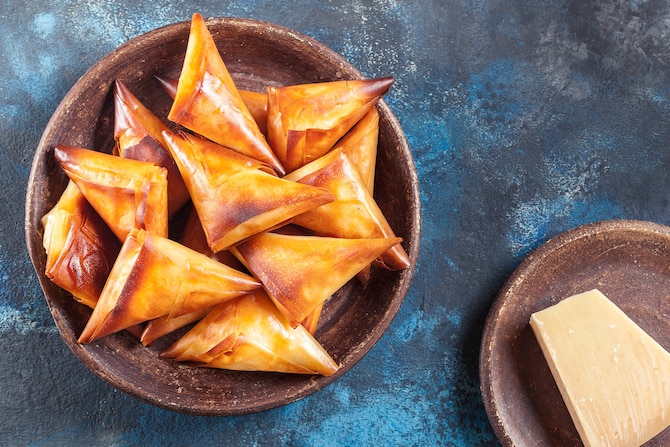 Tiropitakia czyli greckie pierożki z serem