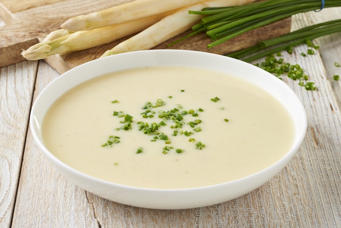 Zupa krem z białych szparagów