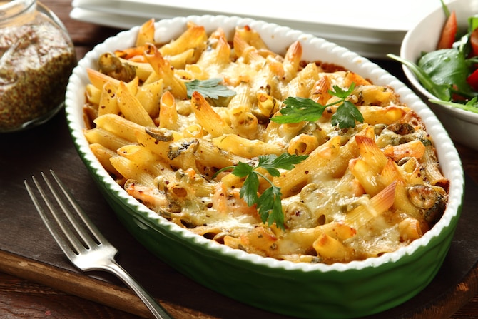 Zapiekanka makaronowa z wędzonym łososiem
