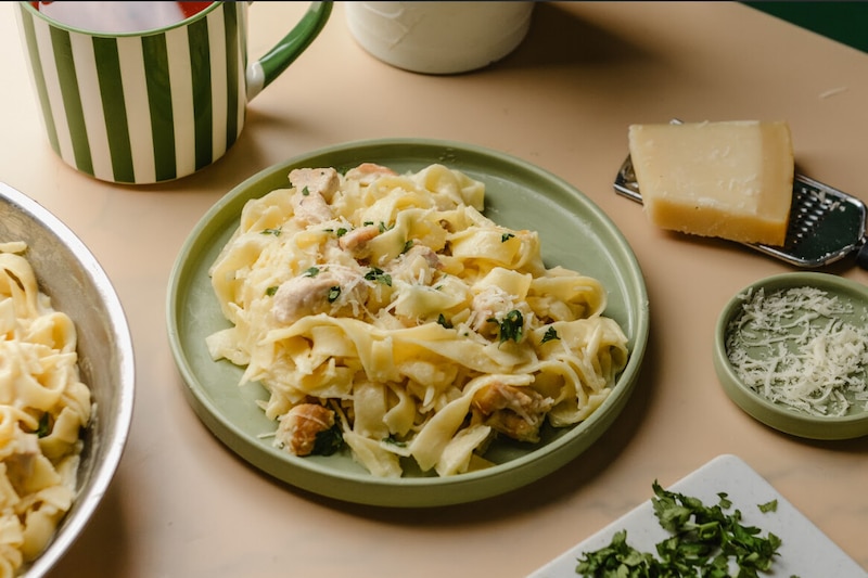 Kiss Me Alfredo Chicken Pasta