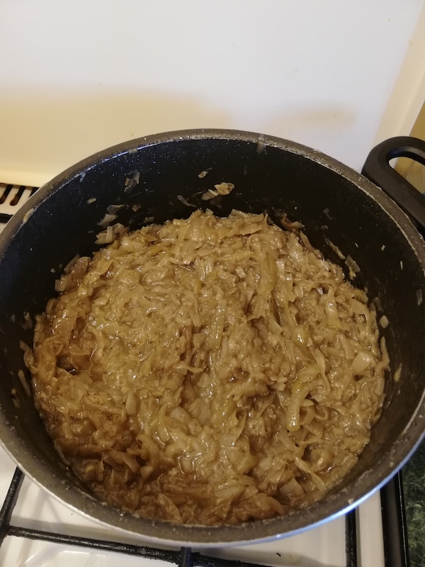Duszona cebulka do wątróbki
